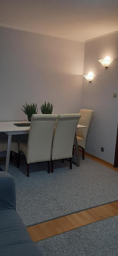 Flowers Apartament Lägenhet Piła Exteriör bild